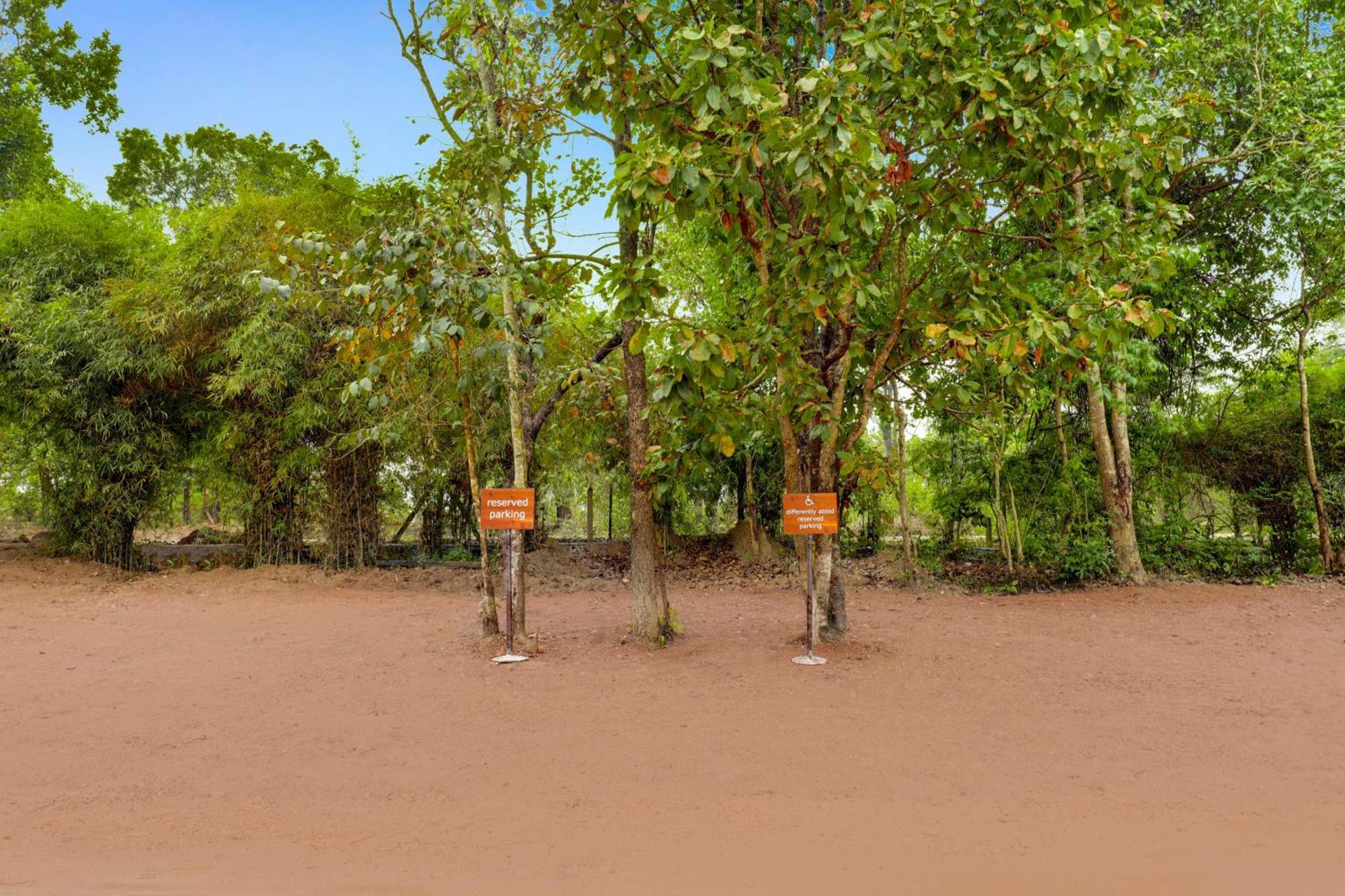 Lemon Tree Wildlife Resort, Kanha Kānha Exterior foto